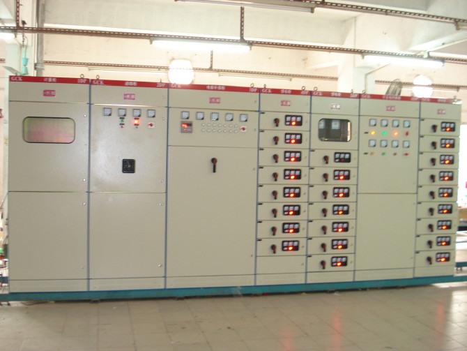 工業(yè)配電解決方案 從成套配電柜、知名品牌到內(nèi)蒙古常用型號(hào)及工業(yè)插座全解析